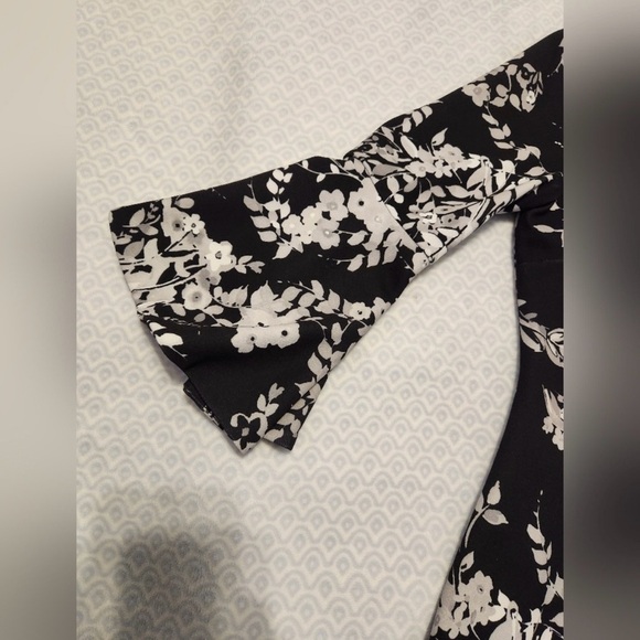 Calvin Klein Elegant Black and White Floral Dress Size 12 - Picture 9 of 12